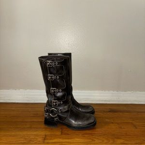 Steve Madden Rocky Brown Distressed Boots